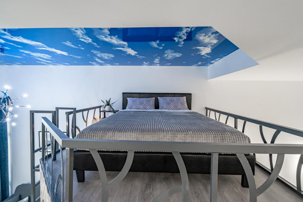 Exquisite Studio Apartment With An Original Design Valencia Eksteriør billede